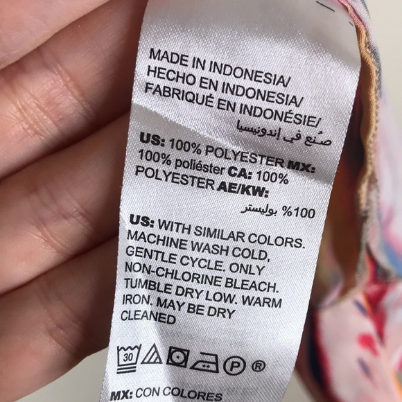 Chicos colorful Ikat-Print Split-Neck Blouse top size 3 - Picture 9 of 16